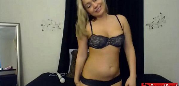  New Blonde Teen on Webcam